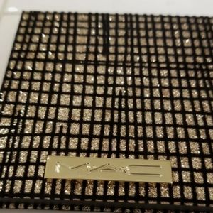 MAC Star-Sighting Compact: Fuchsia Eye Shadow × 6